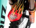 AMS Mudguard: 243 mm lang, 1,2 mm dick, 39 g leicht, 25 Euro teuer. Die Designs "Freeride Flames" (Foto) und "Desert Camo" kosten 21 Euro.