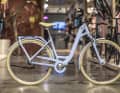 The Cube Aruba is a stylish everyday bike. If you’re looking to cycle short distances and don’t have high expectations, this is the bike for you at 849 euros.