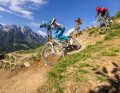 Fake photo: "all posed!" If we had arrived at this point on the World Cup track during the "normal" test run, the South African downhill champion Stefan Garlicki (front in picture) would already be climbing back into the gondola in the valley.