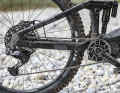 The complete Shimano automatic shifting system is currently only available in a few bikes, for example from Centurion, Bulls, Focus and Maxx. It starts at 5899 euros. Some others, such as Canyon, Pivot and Orbea, also install an XT Di2. However, because of the Hyperglide cassette, they only have Free-Shift (shifting while rolling) and not Auto-Shift (automatic shifting while pedalling).