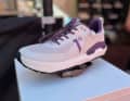 Der Seeker wiegt 824 Gramm (Size 45,5) und kostet 139,95 Euro.