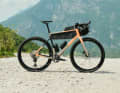 Das abenteueraugliche Gravelbike bekommt sowohl in der Carbon- als auch Alu-Variante ein grundlegendes Update.