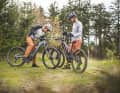 Seeking and sharing experiences: This is routine in the adventure society and everyday life on a mountain bike.