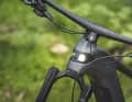 Really practical: The Bulls comes from the factory with integrated cornering and rear lights. This means you can go on longer tours. The lighting is always sufficient for the way home on roads and forest tracks.