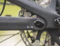 Variable for the first: The flip chip on the rear triangle allows the Canyon Spectral to be ridden with either a mullet or a 29-inch rear wheel.