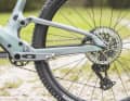 Oops, weld beads on the rear triangle? The Scott Spark 920 TR is made of carbon at the front, but aluminium at the rear. The stiffness values at the rear are strikingly high.