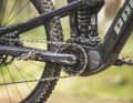 The Shimano motor delivers good power. The 626 Wh battery has a carbon cover in the same colour as the frame and folds forwards out of the down tube in a user-friendly way.