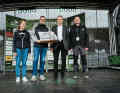 Das 25. BIKE Festival in Willingen ist eröffnet. Auf dem Foto v.l.: Gitta Beimfohr (Redakteurin BIKE), Tim Ramms (Geschäftsführer Delius Klasing Verlag), Thomas Trachte (Bürgermeister Gemeinde Willingen) und Matthias Schäfer (Projektleiter Green Trails).