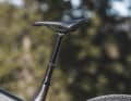 The lightweight bike yoke support offers 125 millimetres of travel.
