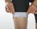 C'est surtout la large bande de silicone qui peut tirer sur la peau à la longue.