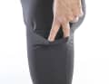 Thanks to small pockets, Castelli and Van Rysel bars are always close at hand. However, heavy mobile phones cause too much friction on the thigh.