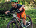 Geometries based on the 29er principle allow kids to switch to larger wheels at an early age. This increases riding safety and improves rollover behaviour off-road.