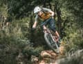 Testfahrer Thomas Weschta kommt in den Genuss der herausragenden Abfahrtsleistung des Evil Wreckoning.