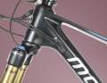 A carbon frame on the Mondraker Chrono DC Carbon ensures a low weight.