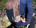 Typical Deuter: The equipment is extensive and well thought out. Your smartphone is within easy reach in a practical side pocket
