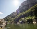 Die Ardèche führt im Sommer weniger Wasser. Das macht das Baden deutlich leichter.