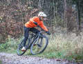 Jugend testet: Neben Moritz gab auch Matti Welz (im Foto) dem Jealous die Sporen. Obwohl das Bike ein Touren-MTB ist, überzeugte es durch seinen verspielten Charakter.