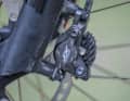 On most trails, the braking power of the Shimano XT brakes was completely sufficient. Only on long Alpine descents would our test rider have liked stronger four-piston models.