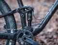 No Maestro system: Giant dispenses with the familiar lower rocker link and a bearing. Instead, the supported single-pivot link works with flex in the carbon rear triangle.