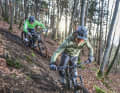 Grip and puncture protection are the top priorities for enduro tyres. However, if you're going on long tours yourself, you should at least make sure that the rear wheel has acceptable rolling resistance.