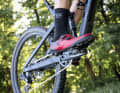 14 lightweight race shoes in laboratory and practical tests