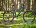 Light bike with the genes of a conventional E-MTB: The Fazua Ryde 60 makes the Lyke a super all-rounder.