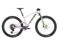 Ein im Sitzrohr integrierter Dämpfer, 120 Millimeter Federweg und Geometriewerte, die modernen Trailbikes zum Verwechseln ähnlich sind – damit spielt das Scott Spark RC nicht nur optisch, sondern auch im Downhill in einer eigenen Liga. Und falls es noch ein, zwei Leute gibt, die es nicht wissen: Das Spark RC ist das Arbeitsgerät von Nino „The GOAT“ Schurter. Wer den nicht kennt: googeln!!!