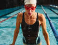 Swimming helps to reduce stress and recharge your batteries. Unlike sports such as jogging or HIIT, training in the water is easy on the joints. While the buoyancy relieves stress on bones and muscles, the resistance of the water also enables an effective full-body workout.