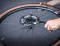 2 Centerlock standard: Centerlock discs are mounted with a ring in the centre of the disc. A conventional bottom bracket spanner is used as a tool.  The torque required to tighten the ring is significantly higher: 40-50 Nm. The toothing of the hub and end ring prevents the brake disc from coming loose. Advantage of Centrelock: Fitting is much quicker. Disadvantage: Some manufacturers do not offer suitable discs for the Shimano standard.