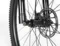 Torque caps on the hub increase the contact surface at the dropouts for greater rigidity. 