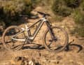 With the Sonic AM 2, Bulls is sending a sporty E-All-Mountain with high everyday utility into the race.