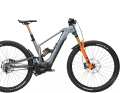 With a Pinion motor and 150 millimetres of suspension travel, the Bulls Vuca wants to cut a fine figure on trails and in everyday life. Our second place in the Tour category.