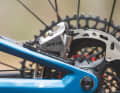 The flatmount brake mount requires little space. However, manufacturers such as Sram have already discontinued the standard.