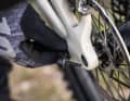 Thru-axle tool: The fastener for the rear thru axle also functions as a 6 mm Allen key, 25 mm Torx or 30 mm Torx. This means you always have the right tool on board for all important screws on the bike.