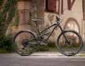YT Jeffsy Core 1 // 16.3 kg // 150/145 millimetres travel // 29-inch // 2499 euros // aluminium // All Mountain