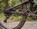 The NX is Sram's second cheapest Eagle groupset. In terms of shifting precision and ergonomics, it is inferior to the Shimano groupsets from Merida and Marin.