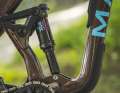 A little small: The filigree Fox Float shock without a reservoir doesn't really fit into the full-throttle concept and can only be justified by the price of 3499 euros.