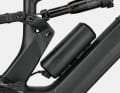 To increase the range, the 250 Wh range extender can be clicked onto the down tube.