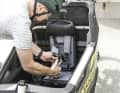 Fahrgastzelle und höhenverstellbarer Kindersitz mit Dreipunkt-Gurt sind auf maximale Sicherheit in einem Unfall ausgelegt.