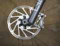 The Sram DB8 on the CF7 offer only moderate braking power and require a lot of manual force.