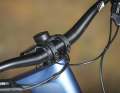 The affordable CF7 comes with a conventional aluminium cockpit. The cables run through the headset into the frame.