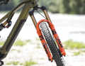 Fox 36 Factory Grip 2 am Conway Ryvon LT 10.0. Conway entscheidet sich wegen Gewicht und Steifigkeit gegen die dickere 38er-Gabel.