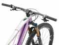 Aufgeräumtes Cockpit von Raceface: Shimanos SC-EM800-Display versteckt sich gut geschützt hinterm Lenker. Shimano-XTR-Shifter und der Bedienhebel für die Fox Transfer-Teleskopstütze werden von Maguras Shift-Mix-Klemme gehalten.
