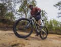 Although the shock bobs slightly when seated, the drive efficiency when pedalling is good. The good traction and low front end are also pleasing in key technical sections.