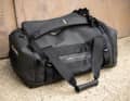 The carrying handles, on the other hand, are firmly sewn on.