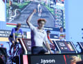 World champion in virtual cycling: Jason Osborne right fist to victory. This is roller training in its most professional form.