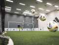 Danny plays Oliver Neuer and catches the balls from the goal-scoring machine with his back wheel. You have to hand it to Danny: the lad is creative and full of ideas. The Scotsman writes the scripts for his clips himself.