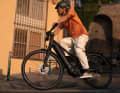 The Decathlon City E-Bike B'TWIN LD 920 E automatic with automatic gearbox promises relaxed cycling in the city