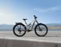 Designed as a classic SUV e-bike, the Amflow TL Carbon aims to bridge the gap between an everyday bike and a mountain bike. With a very high cockpit, the geometry is geared towards comfort.