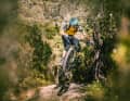 Whether in the air or on the trail, the downhill performance of the Deviate Claymore impressed the entire test crew right from the start.
